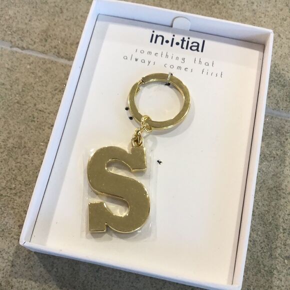 New initial S gold key ring. - Picture 4 of 4